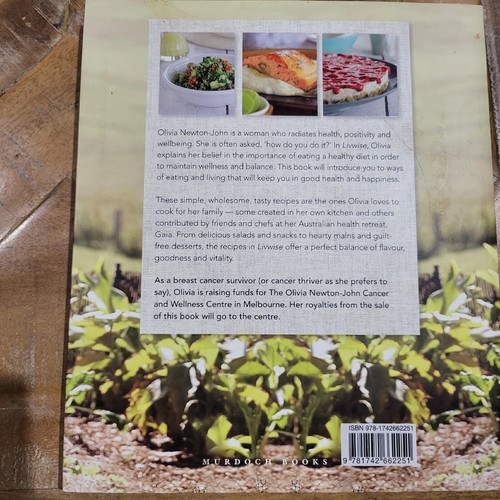 Olivia Newton-John Liv Wise Easy Recipes For Life Paperback 2011 Signed - Picture 3 of 4