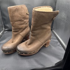 UGG Women's 7M Lynnea Shearling Ankle Clog Boots Sheepskin Fold Over Lining