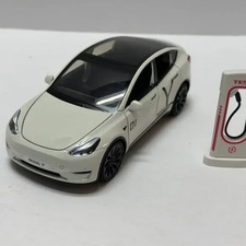 1:24 Tesla Model Y Diecast With Headlight  Taillight LED White