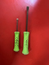 Snap-on Tools Usa Green Hard Grip Striking Prybar Set Spb Set Of 2 Snap-on Tools Usa Green Hard Grip Striking Prybar Set Spb Set Of 2