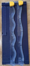 12  Creative Memories Wavy Trimmer: Scrapbooking