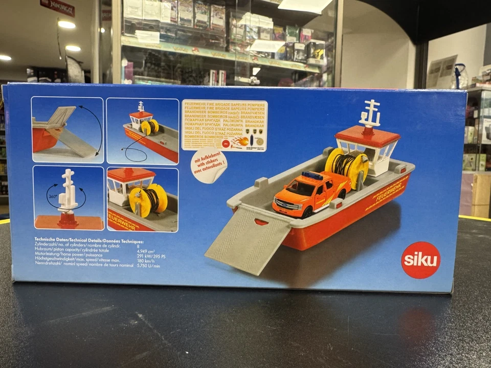 SIKU 2117-modellino 1:50- BARCA DA LAVORO DEI VIGILI DEL FUOCO + AUTO- NUOVO - Immagine 3 di 4