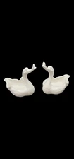 Vintage 4 Inch Hull Pottery Swan Pair In Great Condition! No Chips Or Cracks