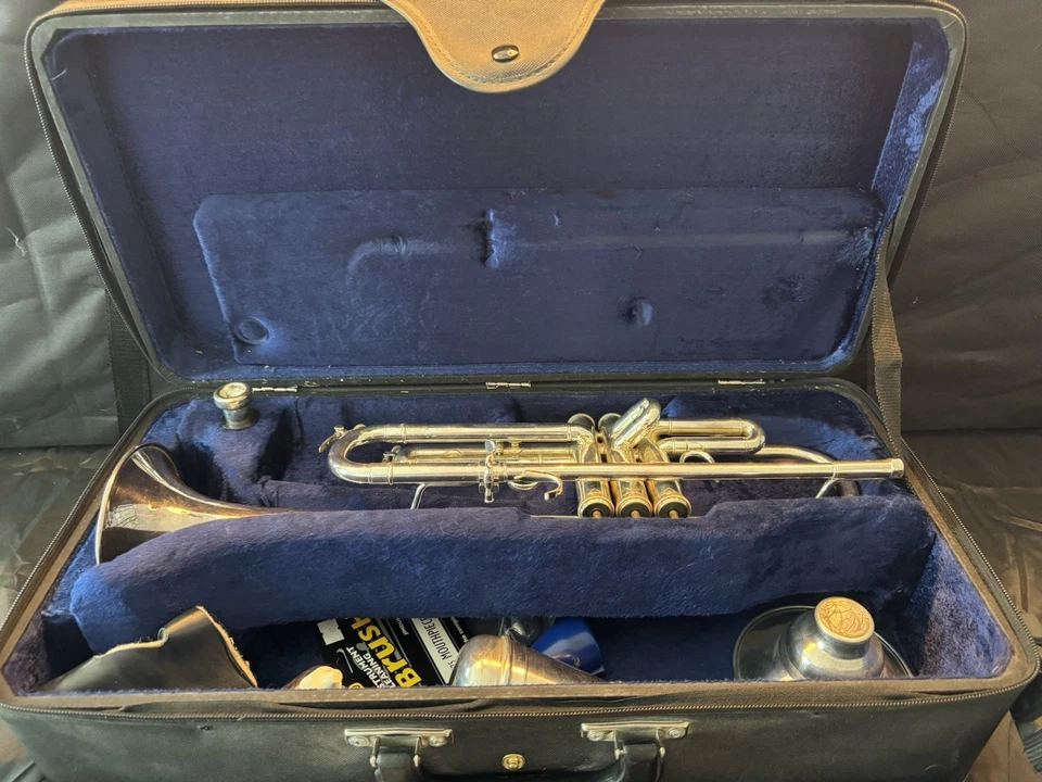 Trompete F. Besson International Series EUA Bb - Imagem 3 de 4