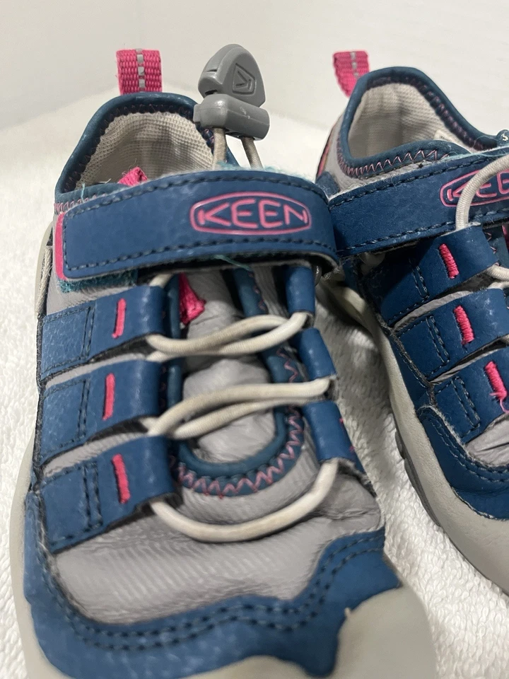 Sandalias Keen para niños talla 9 azul y rosa Foto 3 de 4