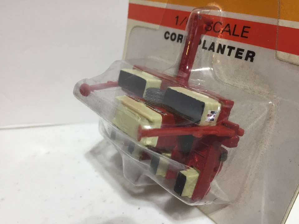 International 800 Cyclo Air Flow 4 Row Planter w Markers 1/64 Scale NIP by Ertl - Image 3 of 4