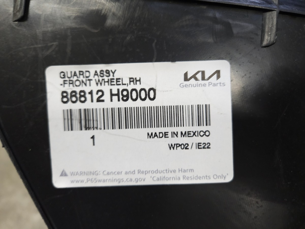 Genuine 2018-2023 Kia Rio Passenger Right Front Fender Liner 86812