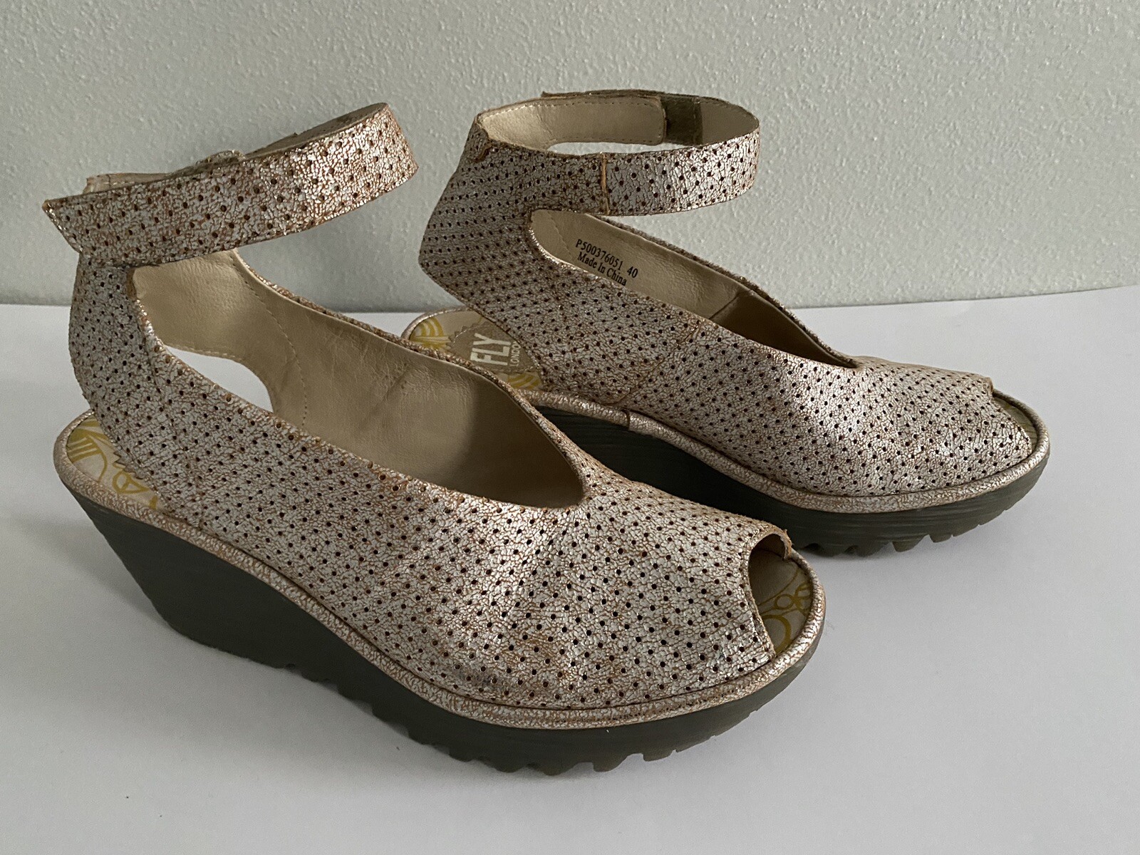 fly london yala sandals