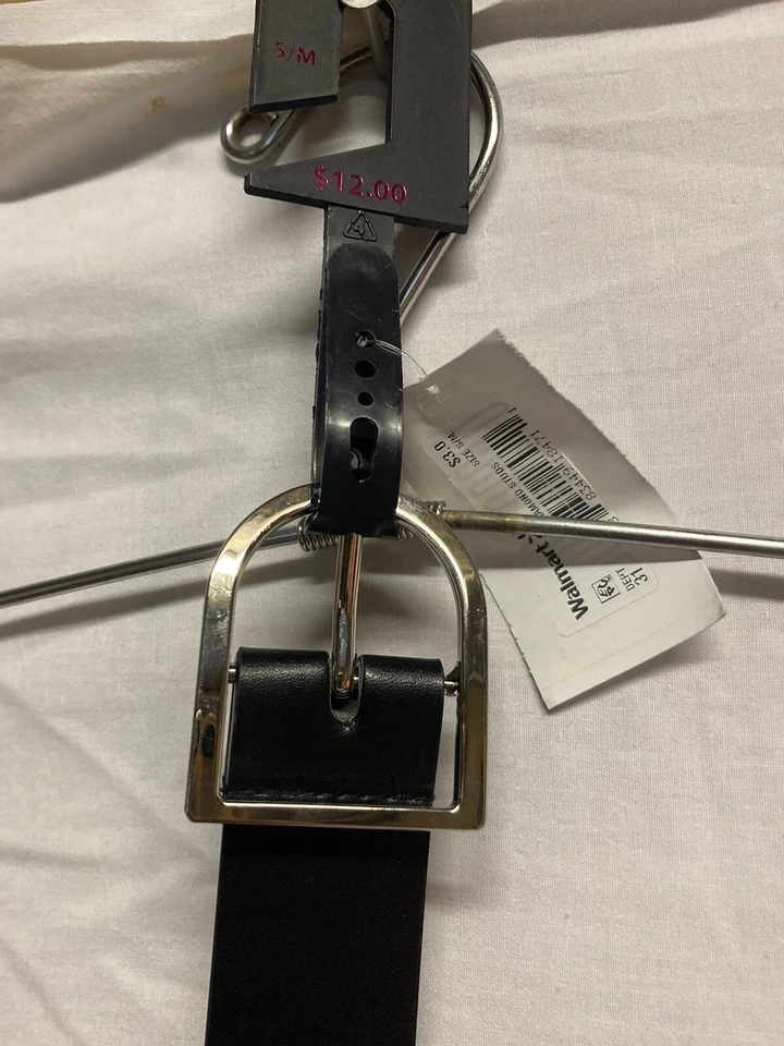 Cinturón con tachuelas de diamante negro talla S/m Foto 3 de 4