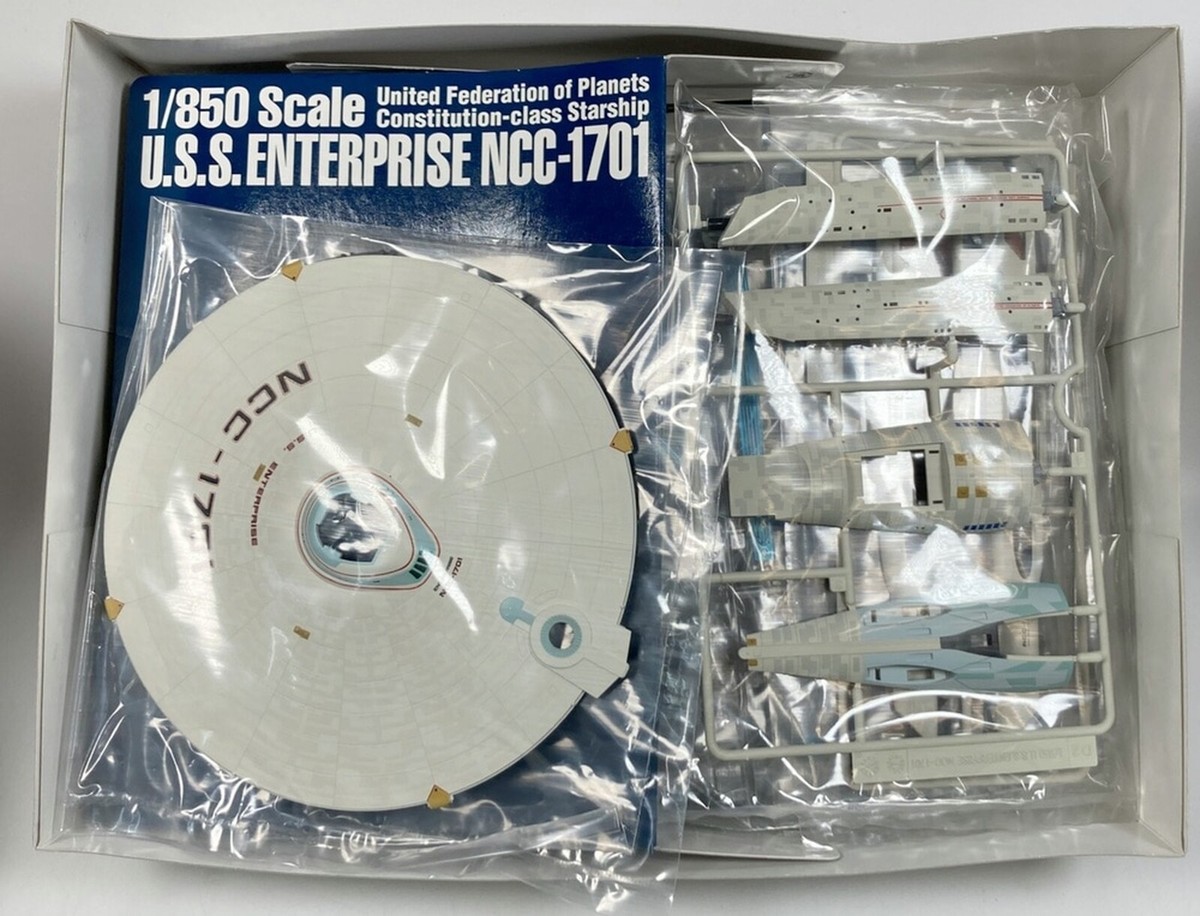 その他 BANDAI U.S.S. ENTERPRISE NCC-1701 1/850 s-l1200.jpg