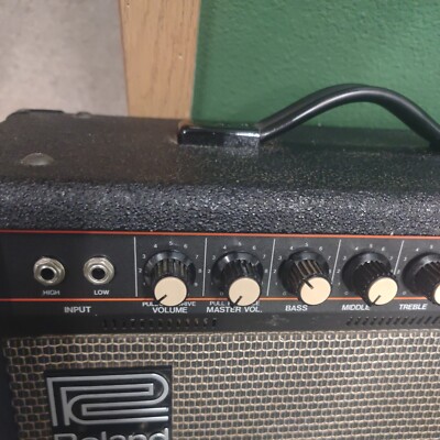 Vintage Roland Spirit Bass 30 Watt guitar Amplifier with Force 12
