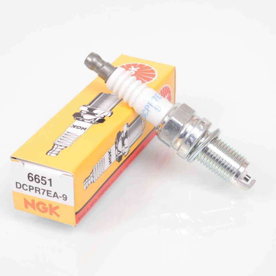 Bougie d'allumage NGK anti-ratés pour résoudre les démarrages de la Harley 883