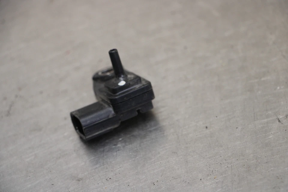 05-06 HONDA CBR600RR 600RR MAP MASS AIR FLOW PRESSURE SENSOR 37830-MEL-003 Foto 3 de 4