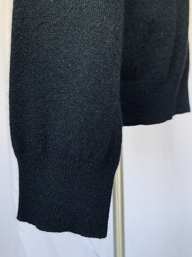 SAKS 5TH AVE Mens V-Neck Cashmere Sweater Black, XL - Picture 8 of 13