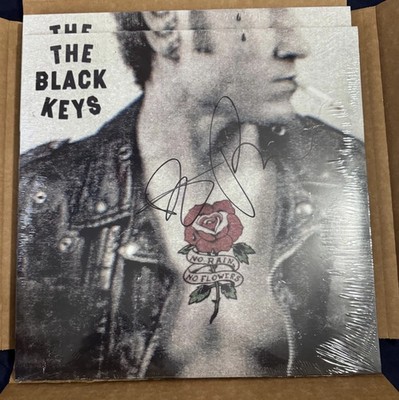 THE BLACK KEYS No Rain, No Flowers LP AUTOGRAPHED SIGNED Sky Blue Vinyl in hand 