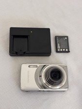 Olympus Stylus 7010 12MP Digital Camera 7x Zoom w/ Battery Charger AS-IS Read