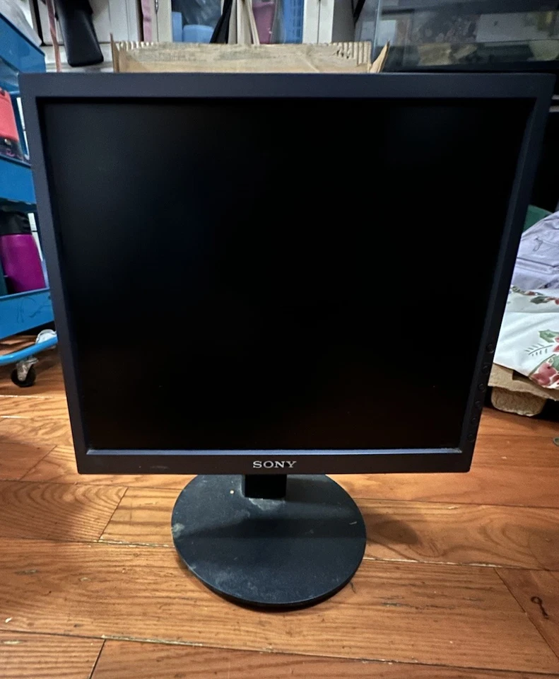 Sony SDM-S73 LCD (Color Computer Display) 17inch LCD Monitor Working - For Parts - Image 2 of 4