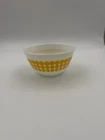 Pyrex Vintage 1.5 Quart Yellow Polka Dot Mixing Bowl #402