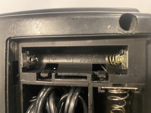 radio reloj diseño sonido 2448BLK probado en buen estado de funcionamiento hermoso - Imagen 6 de 8