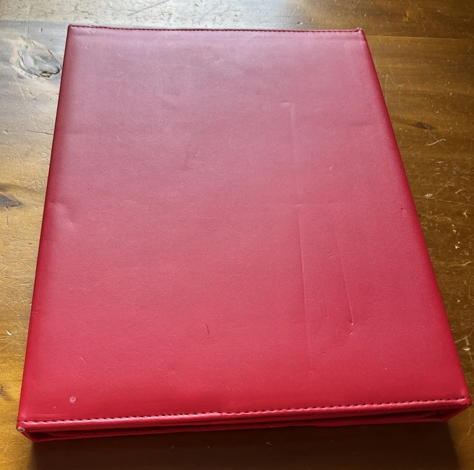 Teclado Bluetooth Brookstone con estuche portátil para tableta iPad 2 en rojo Foto 4 de 4