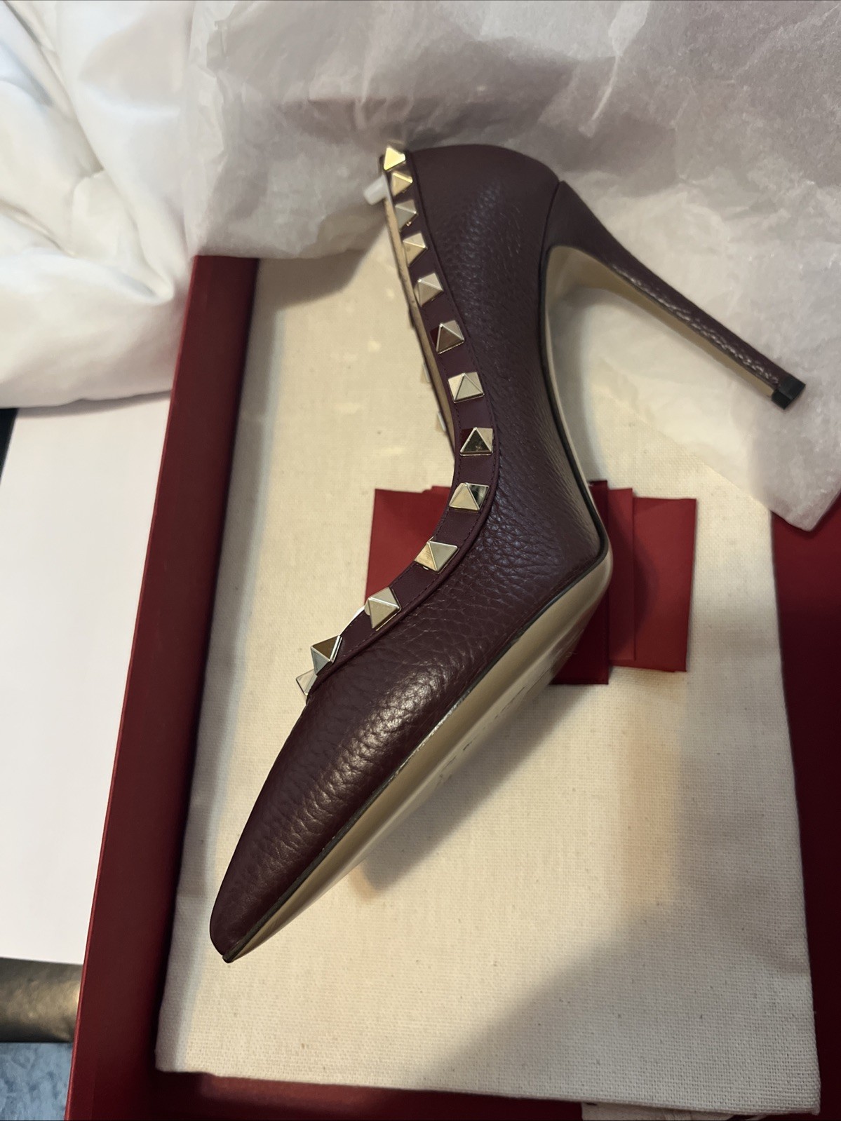 New Valentino Garavani Women's Rockstud Leather Point Toe Pump  Size 37 (EU) thumbnail 11