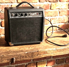 Fender Squier SP-10 Type PR-367 Portable Electric Guitar Amplifier Black