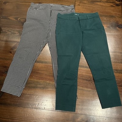 Old Navy Pixie Pants Women s Size 10.  2 Pair   White And Black And Green Pair