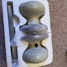 Pomelli porta ceramica panna Hiatt ottone antico crepato +fissaggi nuovi con scatola