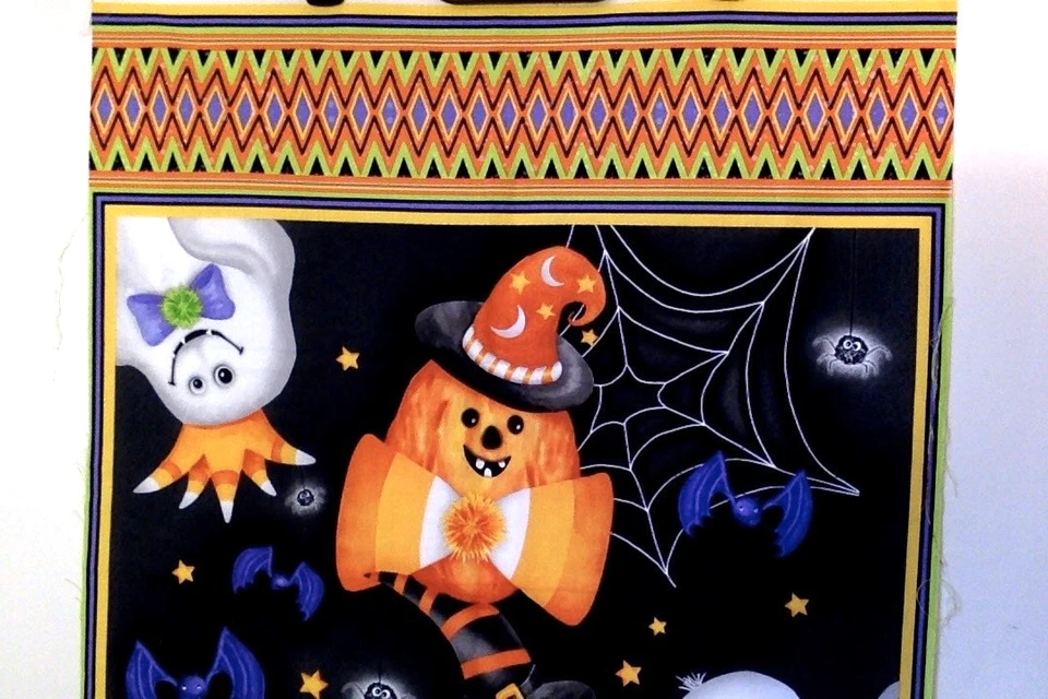 Painel de tecido Happy Haunting verde gail Henry Glass & Co. Painel de tecido para artesanato - Imagem 3 de 4