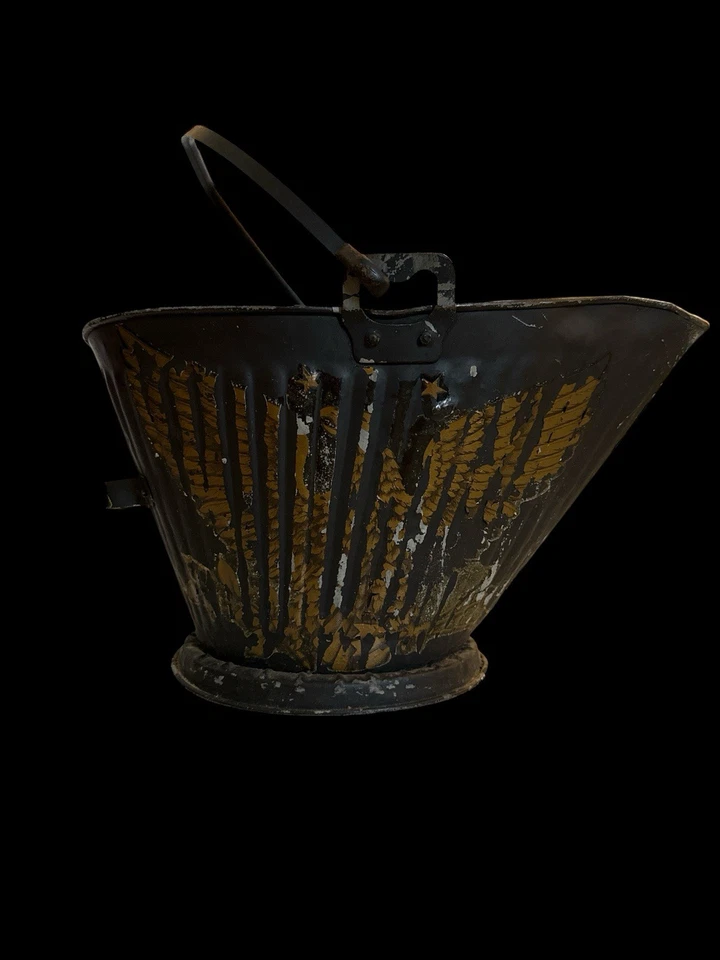 Antiguo cubo de hojalata patriótico Toleware Coal Hod/Scuttle American Eagle   Foto 3 de 4