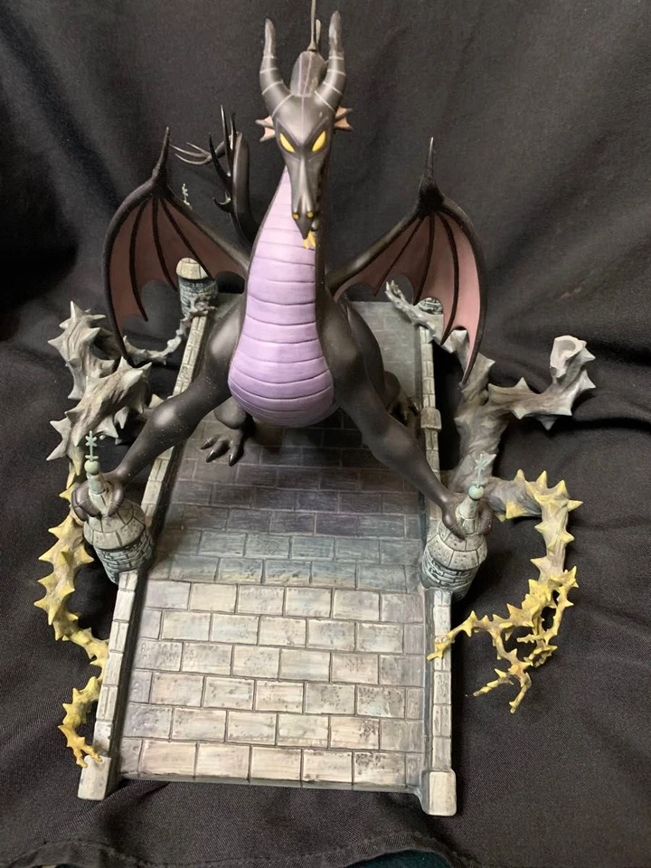 WDCC La Bella Durmiente 40 Aniversario Edición Limitada Maléfica como Dragón ... - Imagen 4 de 4