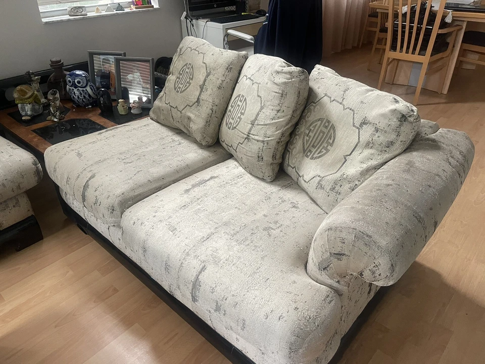 Oriental living room furniture set sectional used 2 Sofas, 2 Tables and Frames - Image 2 of 4