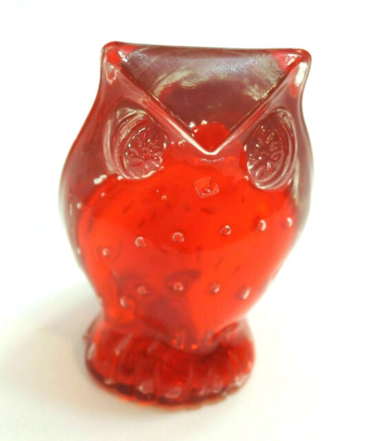 VINTAGE MID CENTURY STYLE RED AND CLEAR LUCITE OWL FIGURINE 3 1/2" TALL VINTAGE MID CENTURY STYLE RED AND CLEAR LUCITE OWL FIGURINE 3 1/2" TALL
