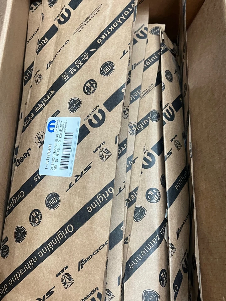 黑色刺绣徽章适用于 2014 - 2025 道奇 DURANGO GLOSS 原始设备制造商 正品 全新 — 第 3/4 张图片