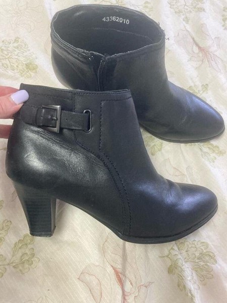 Women Clarks Ankle Boots Black Leather 38 #1PCP