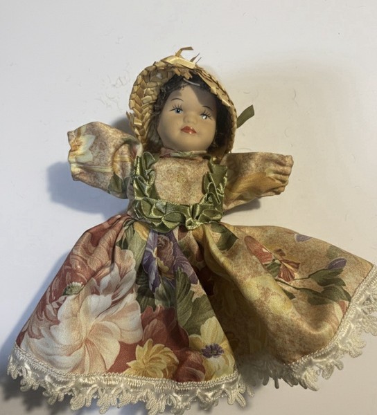 MUÑECA DE PORCELANA  MALDITA - HAUNTED CURSED DOLL