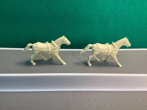 2 VINTAGE MARX 1950'S 54MM HARNESS HORSES FOR WESTERN PLAY SETS IN CREAM COLOR