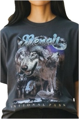 Denali Natural Park Wolf  Wolves Alaska Gray T-shirt Size LARGE