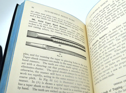 1931 Automobile Valve Repair & Bench Work textbook - manual - 73 illustrations - Picture 17 of 17