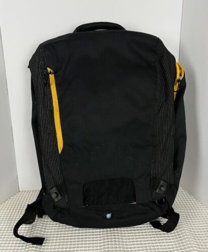 Osprey Backpack Black Magnetic Strap Closure Travel Hiking School Fair