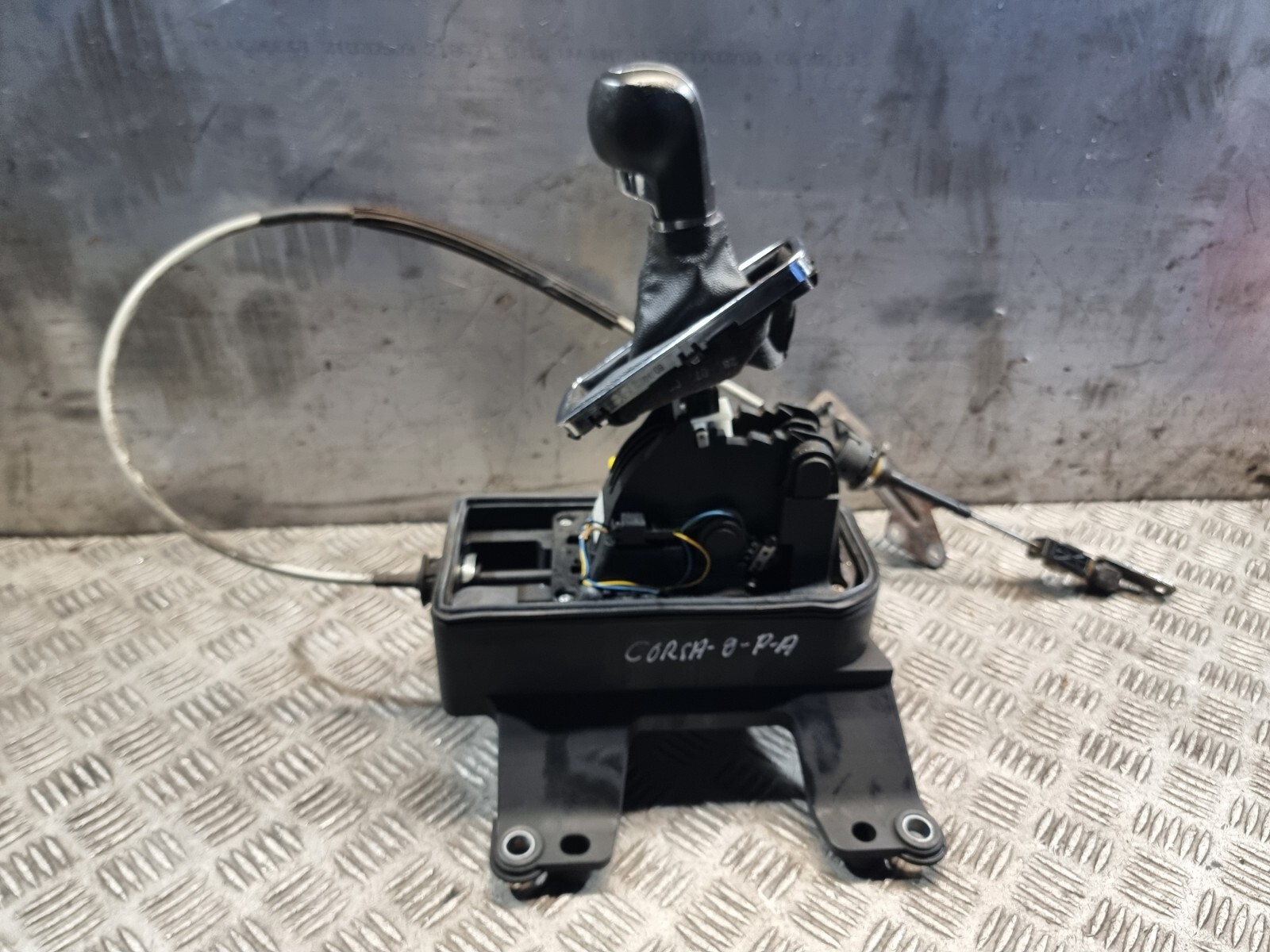 VAUXHALL CORSA GEAR SHIFTER SELECTOR WITH CABLE 321819039 HATCHBACK 5 DOOR 2009