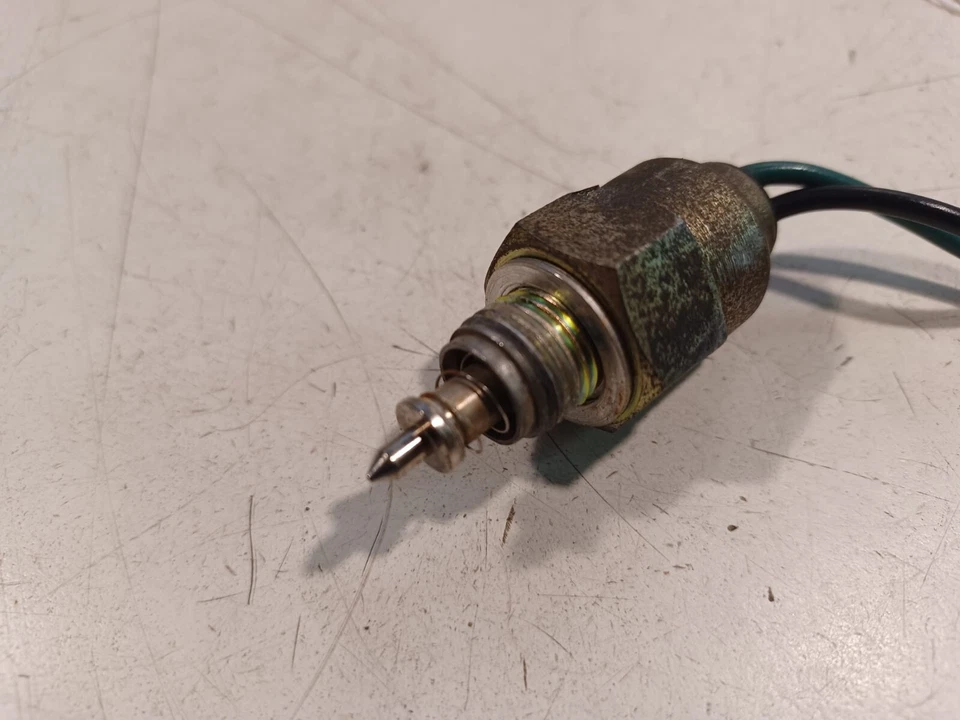 Solenoide de combustible OEM KAWASAKI 21188-7001 Foto 2 de 3