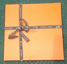 BOITE A FOULARD HERMÈS /boîte carré vide  24/24/2
