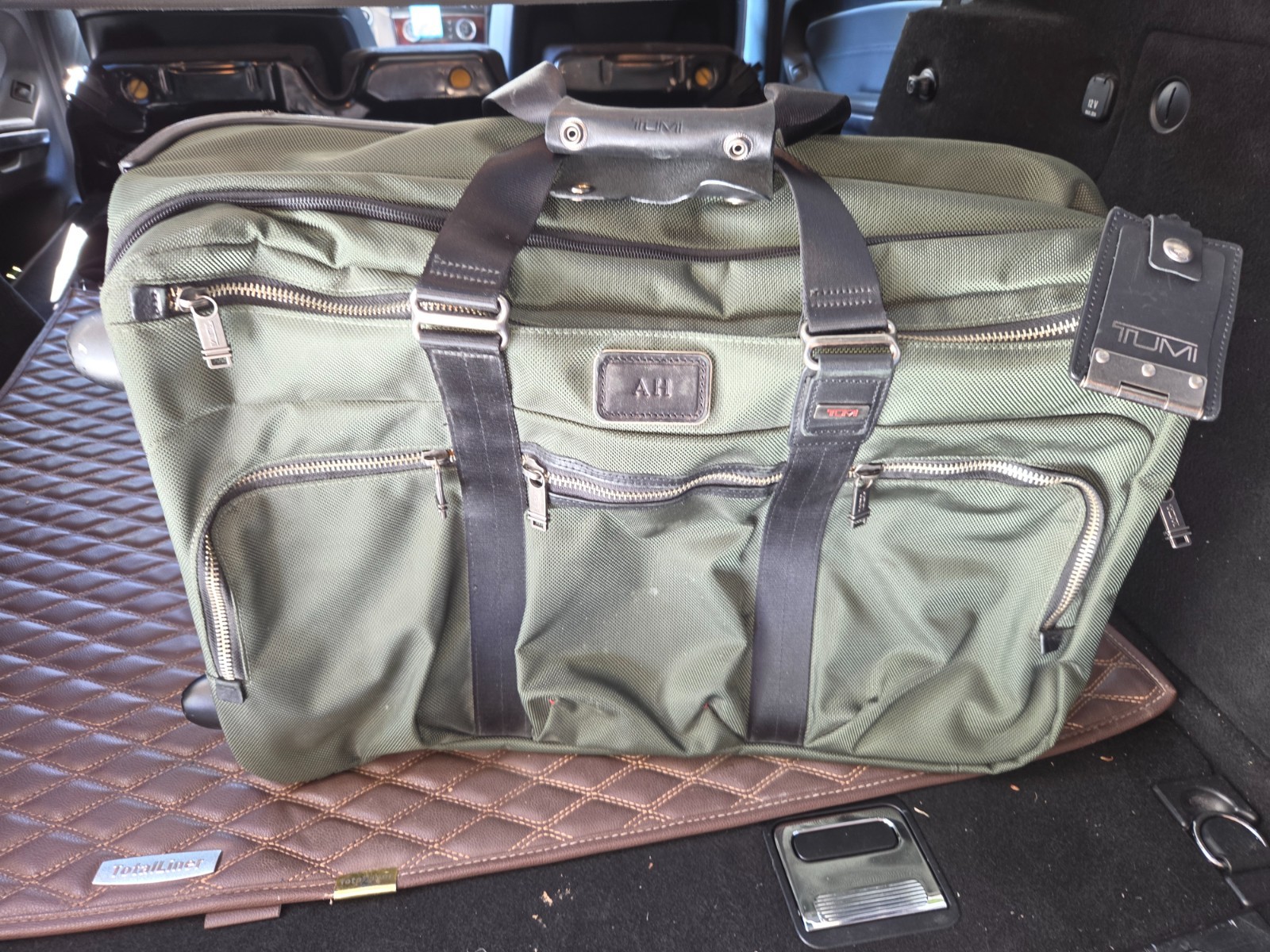 Tumi Alpha Bravo Bremerton Roller Duffle Wheeled Bag Nylon Carry On Green