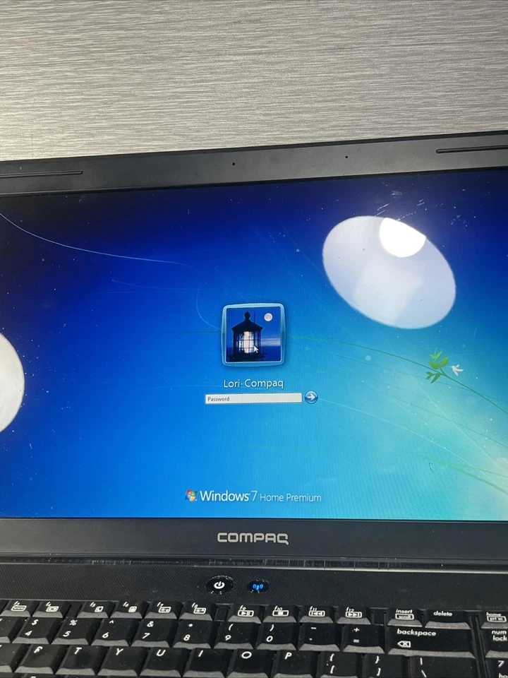 Portátil Compaq Presario CQ61-420US 15,6" Wi-Fi Windows 7 COMO ESTÁ LEÍDO Foto 2 de 4