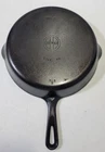 Vintage Griswold No 9 (710H) Cast Iron Skillet Sits Flat