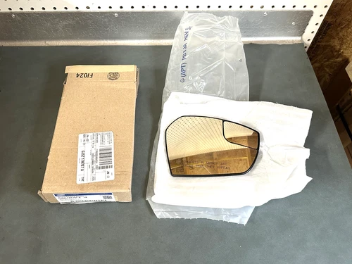 Ford OEM NOS GJ5Z-17K707-A Passenger RH Side Mirror Glass 2017-2019 Escape