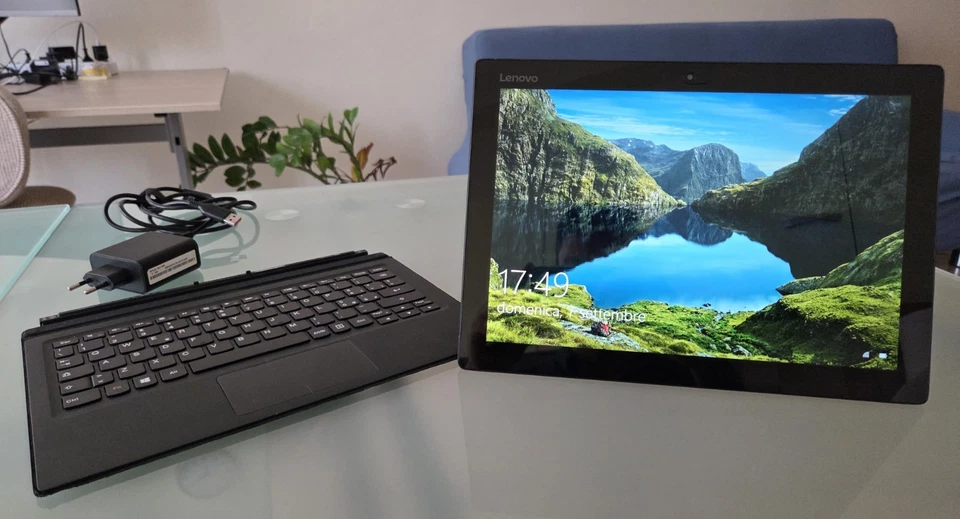 Lenovo Ideapad Miix 700 - Immagine 2 di 4