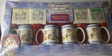 NEW/Sealed Classic Raggedy Ann  Andy Collectible Mug Set with 4 Different Teas