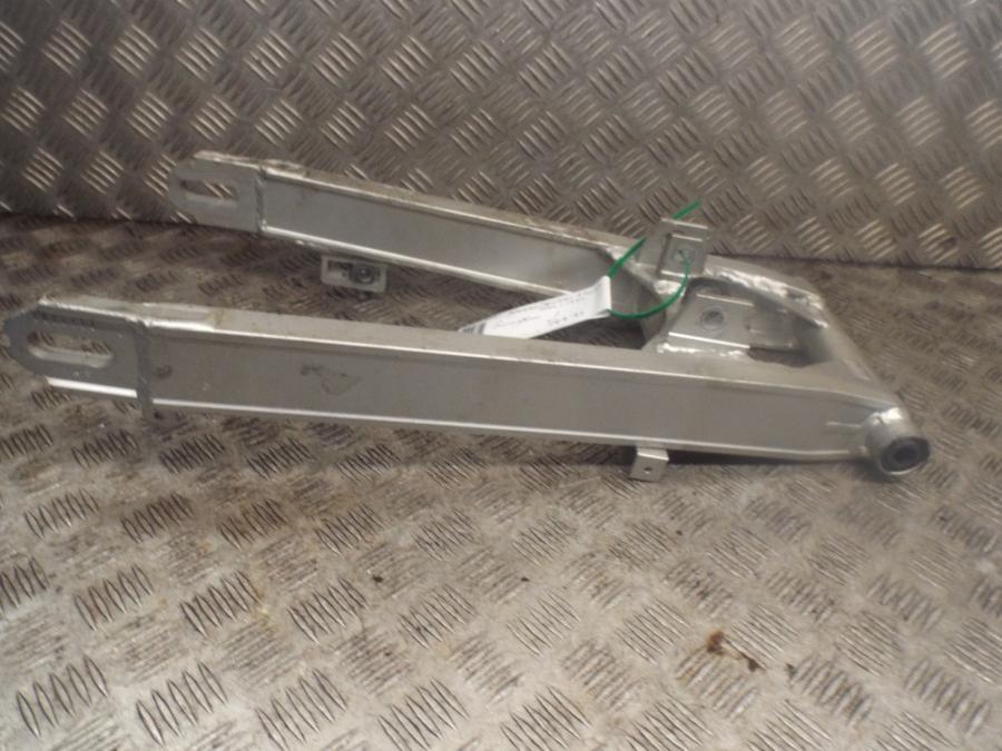 Kawasaki GPZ550 ZX550 A 1984-1985 84-85 Swingarm Swinging Swing
